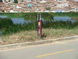 Vândalos destroem placas informativas da ciclovia