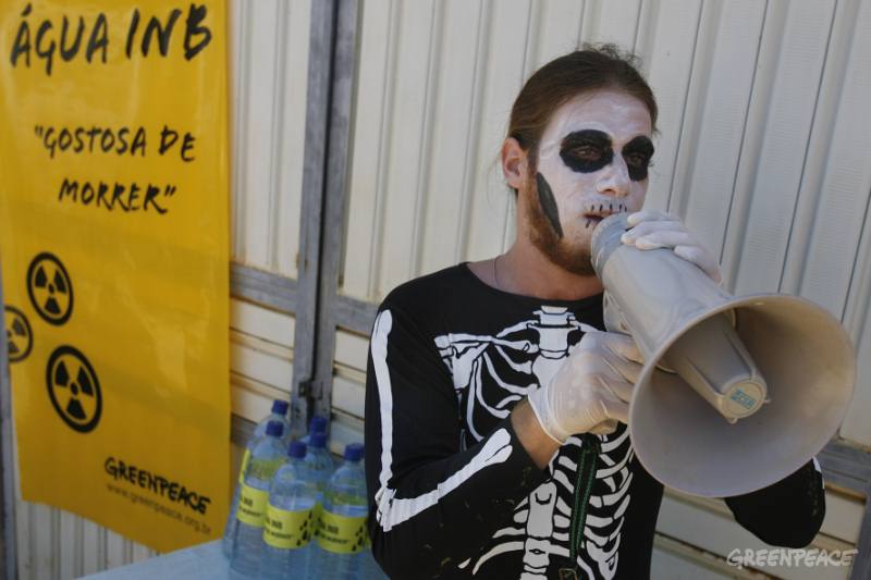ativistas-do-greenpeace-protes-4