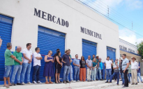 Condeúba | prefeito e deputado entregam Mercado Municipal do Alegre e retroescavadeira no Tamboril