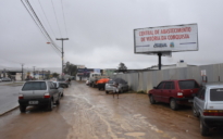 Central de Abastecimento de Vitória da Conquista: lama, mau cheiro e até teia de aranhas formam o cenário