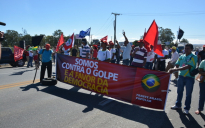 Movimentos Sociais: ato contra impeachment de Dilma fecha rodovia em Vitória da Conquista