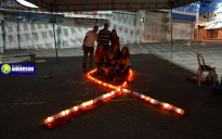 Conquista: Em praça pública, estudantes de Medicina realizam campanha contra AIDS