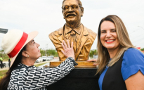 Centenário de José Fernandes Pedral Sampaio | ex-prefeito é homenageado com busto em Vitória da Conquista