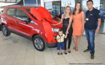 Promoção da CDL: Géssica Soares Rodrigues recebeu o seu EcoSport do sorteio “Um Sonho de Natal”
