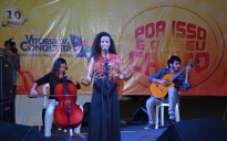 Por isso é que eu canto: Centenas de pessoas acompanham apresentações no Centro de Conquista