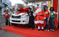 Comércio: Papai Noel e Hilux chegam em Vitória da Conquista