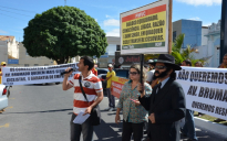 Conquista: Comerciantes da Avenida Brumado protestam em frente à PMVC