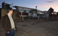 A chegada do asfalto: nova licitação economizou R$ 1,3 milhão à EMURC; ouça a entrevista e veja as fotos