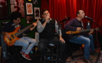 Diversão & Arte: Ricardo Marques e Alex Baducha cantam clássicos na “Terça Massa”; confira as fotos
