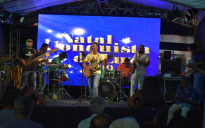 Musicalidade Conquistense: Alex Simpatia apresentou o Cotidianamente Baiano no Natal Conquista de Luz