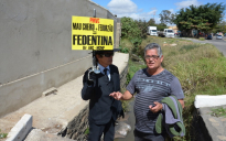 Conquista: Esgoto a céu aberto provoca fedor ao lado de lojas, hospitais e restaurantes