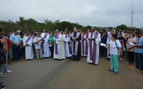 Igreja Católica: Procissão da ‘Via Sacra’ reúne milhares de fiéis em Vitória da Conquista; veja as fotos