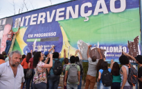 Intervenção Militar: outdoor é rasgado em repúdio a vereador em Vitória da Conquista; veja as imagens
