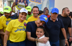 Eleições 2026 | ACM Neto demonstra confiança durante caminhada em Vitória da Conquista