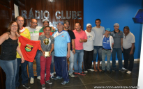 Futebol Conquistense: Cidade Esportes entrega troféu ao Marú, campeão do Campeonato da LCDT
