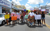 LGBT: Ativistas protestam nas ruas de Conquista