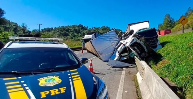 Tragédia na BR-116 | batida entre carretas com morte