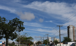 Tempo Agora | Vitória da Conquista começa com calor que pode chegar aos 33 °C e a semana segue quente