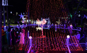 Natal Conquista de Luz | cor, brilho e cultura na Praça Tancredo Neves na abertura dos Festejos Natalinos