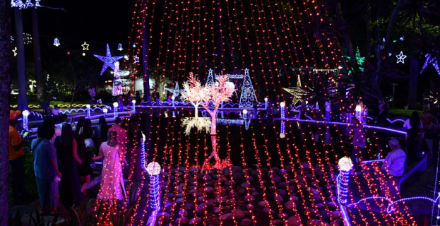Natal Conquista de Luz | cor, brilho e cultura na Praça Tancredo Neves na abertura dos Festejos Natalinos
