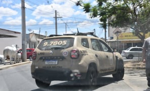 Plantão Policial | “Cabelo de Raposa” é preso após perseguição no Mercadão em Vitória da Conquista