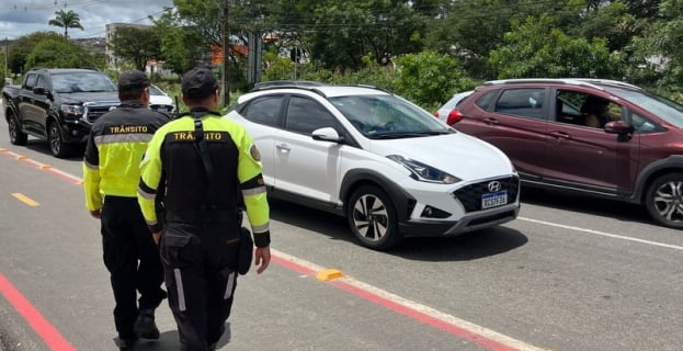 Avenida Presidente Getúlio Vargas | SEMOB retira manobra de Direita Livre após estudos em Vitória da Conquista