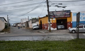 Avenida Presidente Dutra | esgoto transborda e gera transtornos em Vitória da Conquista