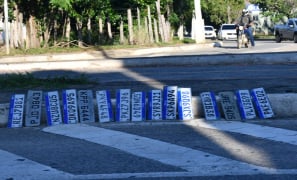 Utulidade Pública | tempestade arranca placas de veículos em diveros cantos de Vitória da Conquista