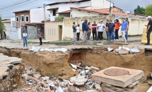 Diálogo e Ação | Comitê de Gerenciamento de Crise  vistoria estragos e cobra parceria da EMBASA em Vitória da Conquista