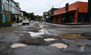 Zona Gastronômica | buracos e intervenções na rede de esgoto exigem cautela em Vitória da Conquista
