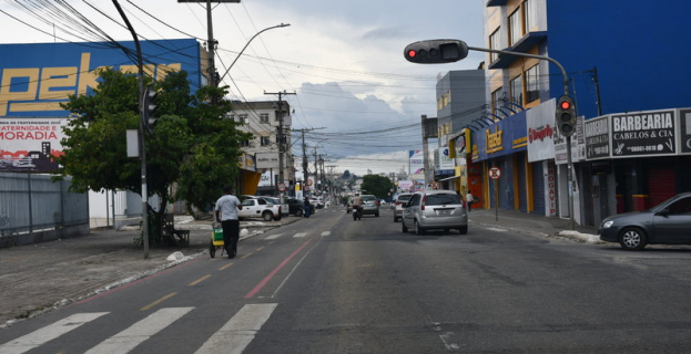 Avenida Brumado | Zona Oeste de Vitória da Conquista sofre com buracos e falta de sinalização