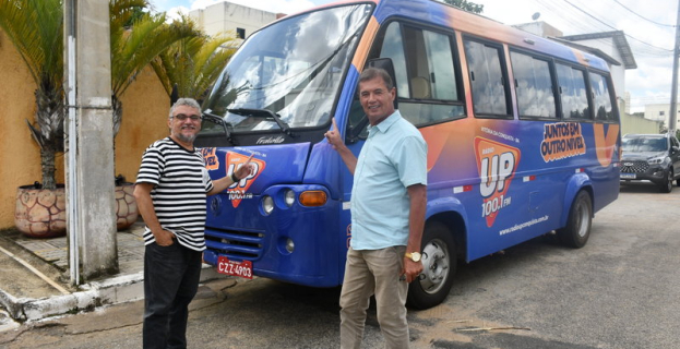 Rádio UP | “Buzão da UP” faz história com transmissão ao vivo na Festa da Bandeira em Barra do Choça