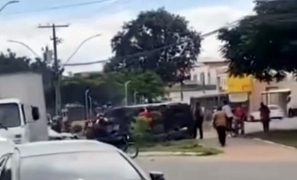 Avenida Brumado | colisão entre carros chama a atenção na Zona Oeste de Vitória da Conquista