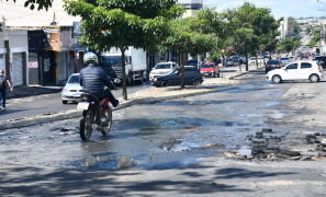 Pós-Temporal | semana começa com velhos problemas urbanos em Vitória da Conquista