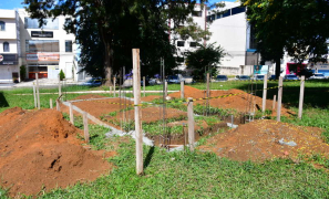 Praça Gerson Gusmão Sales | começa a construção de mega quiosque em Vitória da Conquista