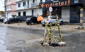 Alerta no Ibirapuera | cratera em galeria de esgoto oferece perigo na Zona Oeste de Vitória da Conquista
