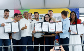 Educação e Infraestrutura | Jerônimo entrega Colégio de R$ 22 milhões e autoriza asfalto em Jandaíra