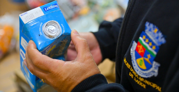 Vigilância Sanitária | quase duas toneladas de alimentos vencidos em supermercado de Vitória da Conquista