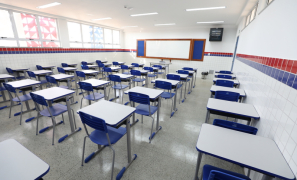 Caso em Investigação | professor é afastado após ficar nu durante aula em Colégio Estadual da Bahia