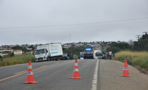 Tragédia no Anel Rodoviário | servidora do Hospital Geral Vitória da Conquista morre em colisão entre moto e caminhão