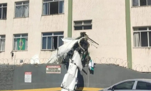 Tragédia com mortes em Minas Gerais | avião de bimotor cai e bate em prédio em Belo Horizonte