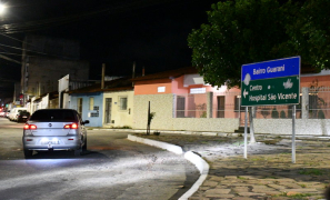 Jotinha no UP Notícias | ataque de cachorros e o lixo que bloqueia a calçada para pedestres em Vitória da Conquista