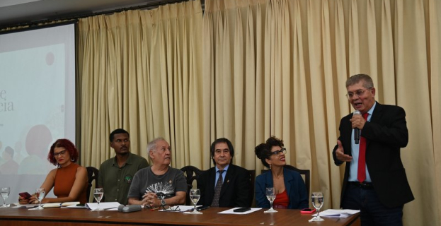 Cultura e Cidadania | Zé Raimundo debate políticas culturais e democracia na Academia de Letras da Bahia
