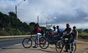 Anel Rodoviário Jadiel Vieira Matos | pedestres, ciclistas e ciclistas arriscam vidas em Vitória da Conquista
