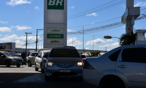 Mobilidade Urbana | falta de GNV gera longas filas e protestos em Posto de Vitória da Conquista
