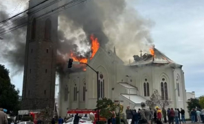 Paróquia Nossa Senhora de Lourdes | incêndio atinge Igreja centenária de Flores da Cunha na Serra Gaúcha