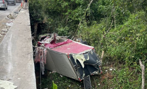 Vítimas de Vitória da Conquista | motorista morre e ajudante fica gravemente ferido em acidente no Sul Baiano