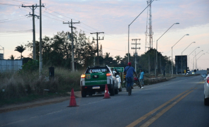 BR-116 | batida entre carro e moto em Vitória da Conquista