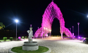Turismo & Lazer | Catedral de Flores ganha iluminação especial e vira atração em Vitória da Conquista