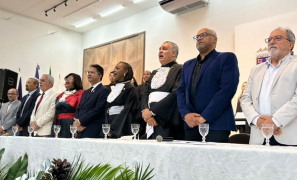 Universidade Estadual do Sudoeste da Bahia  | Robério e Francislene assumem Reitoria m cerimônia histórica